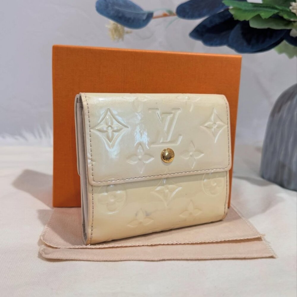 Louis Vuitton Pearl Vernis Elise Trifold Wallet